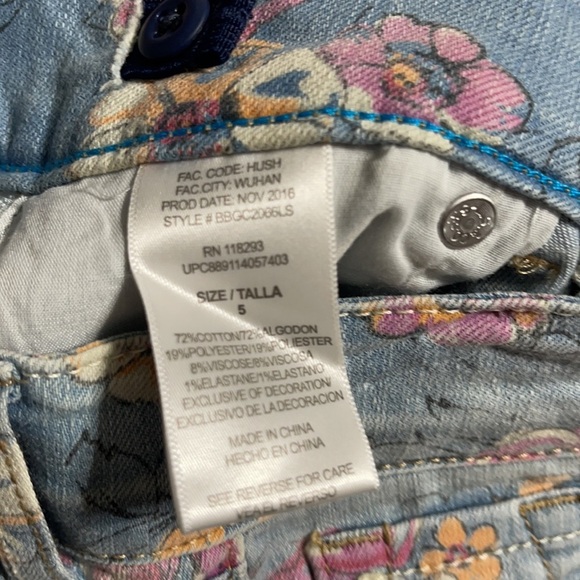 NWT girls’s Levi signature floral denim pants 5 - Picture 5 of 6